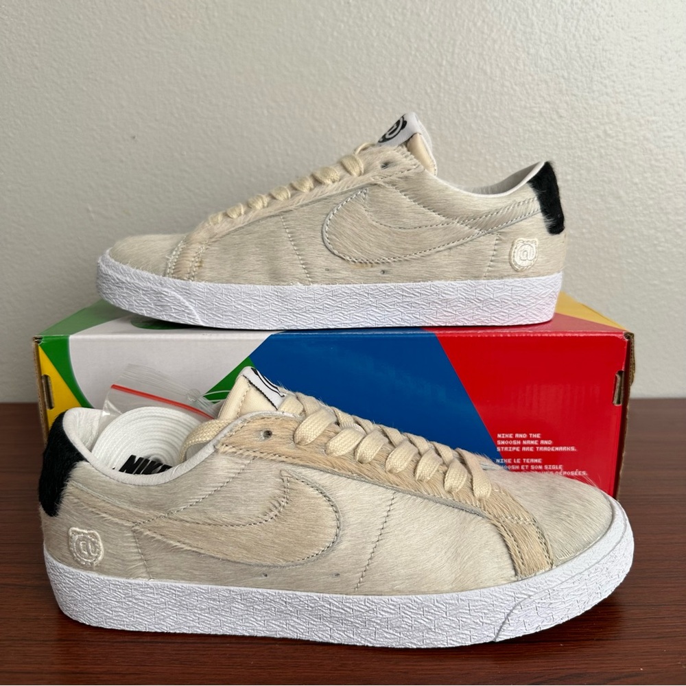 NEW Nike SB blazer low shoes medicom toy white pony hair size 8.5